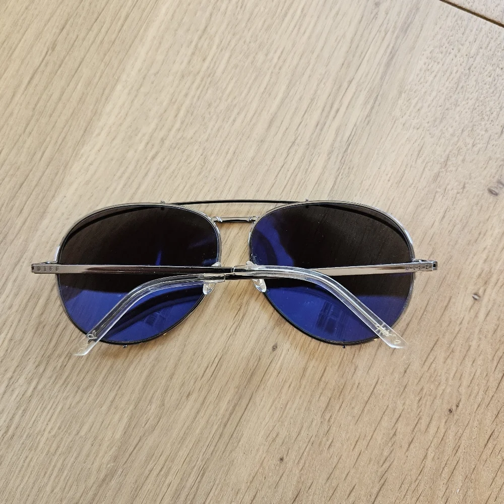 Diff x Khloé Gunmetal Oversize Aviator Sunglasses